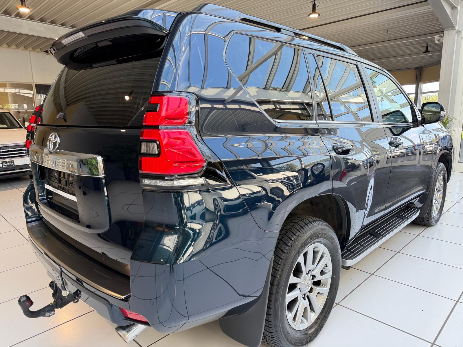 Toyota Land Cruiser 2.8 Executive AHK Pano 7Sitze Kamer foto 4
