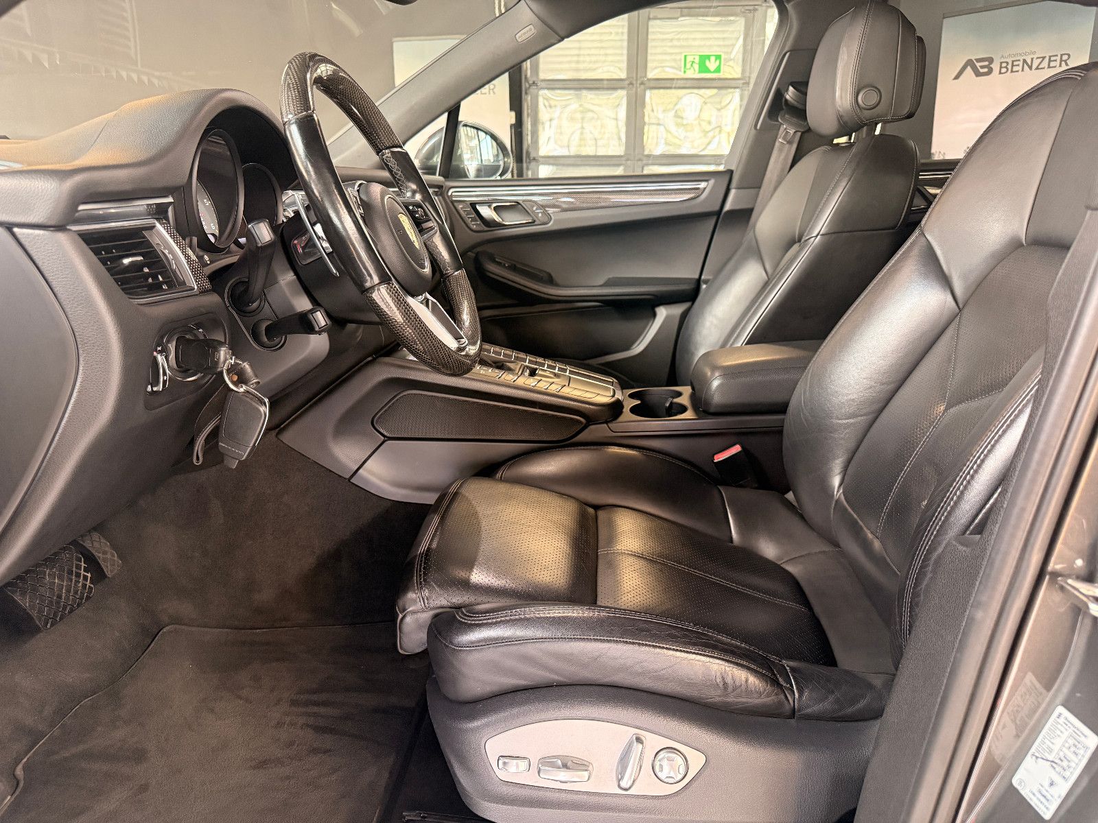 Fahrzeugabbildung Porsche Macan S Diesel/PANO/360°/MEMORY/SOUND/SHZ