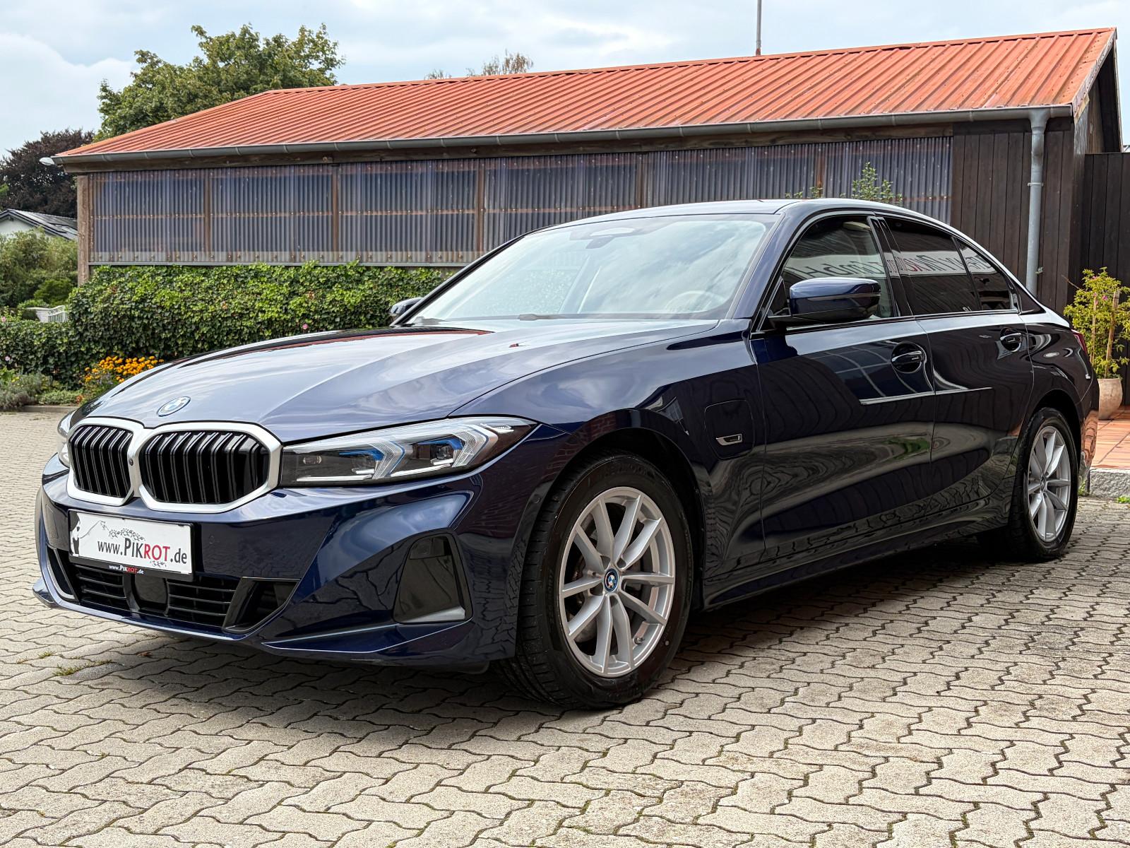 BMW 320e Aut. CURVED/DISPLAY,360°,Harm,Head,Keyless