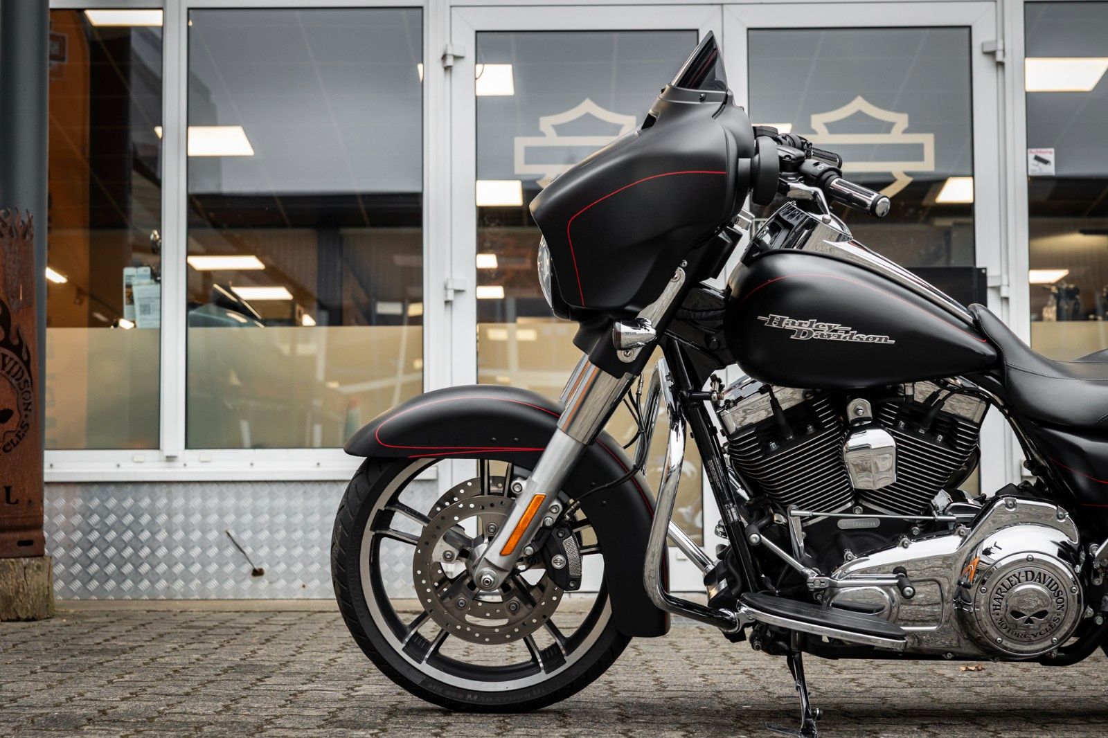 Fahrzeugabbildung Harley-Davidson FLHX Street Glide 103 cui - Jekill & Hyde -