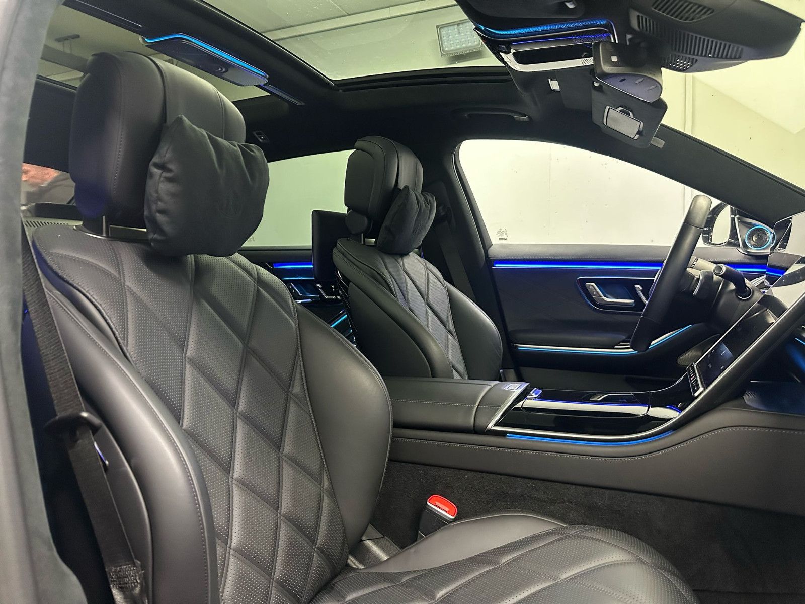 Fahrzeugabbildung Mercedes-Benz S 680 4MATIC MAYBACH *PANO*TV*MANUFAKTUR*TISCHE*
