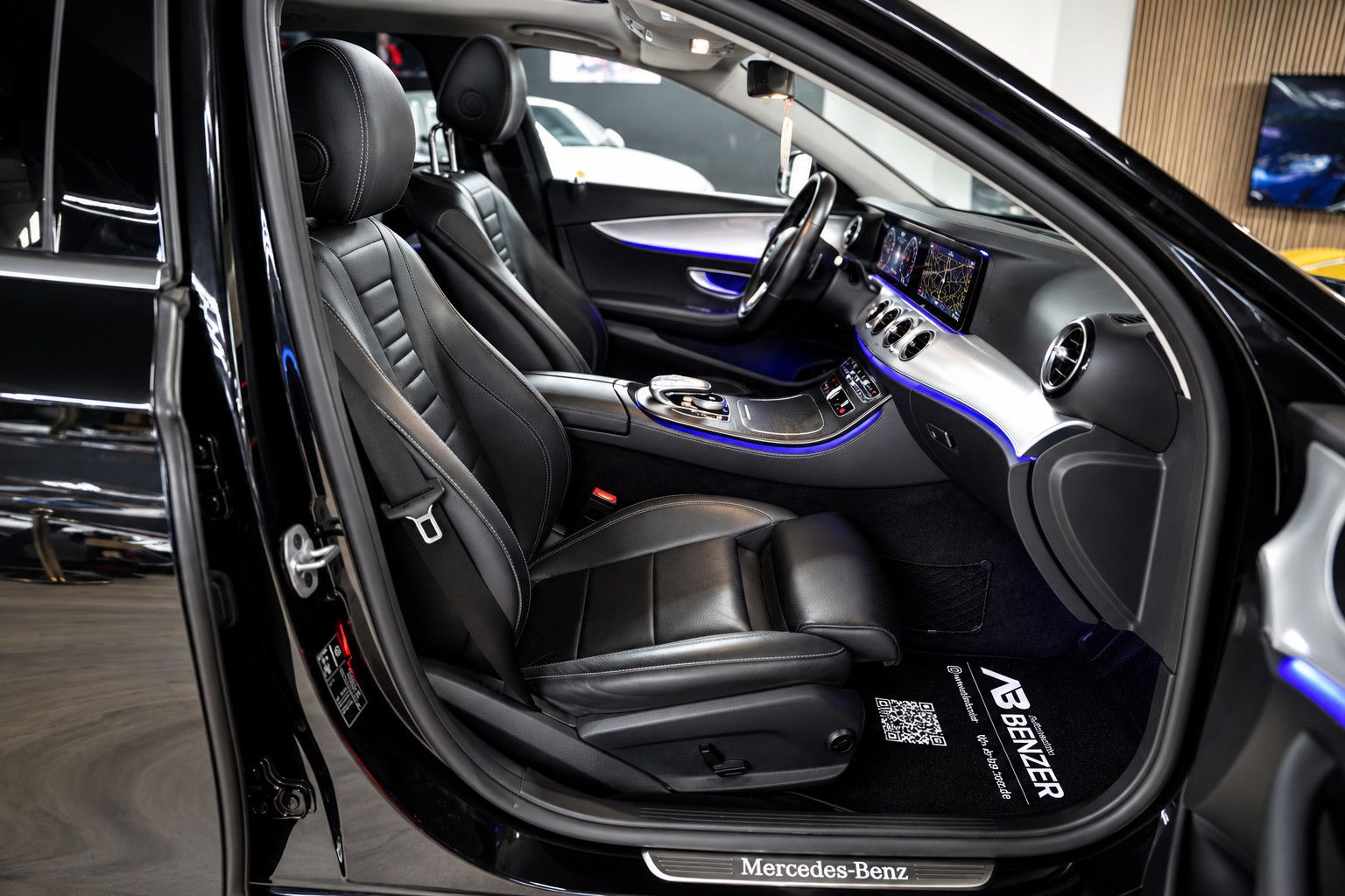 Fahrzeugabbildung Mercedes-Benz E 220 E 220 d Avantgarde *Pano*Ambiente*Widescre