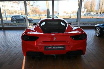 2015 Ferrari 488 GTB 照片 4