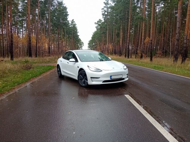 Tesla TESLA MODEL 3 WEISS DUAL MOTOR 82 KWH 1. HAND 