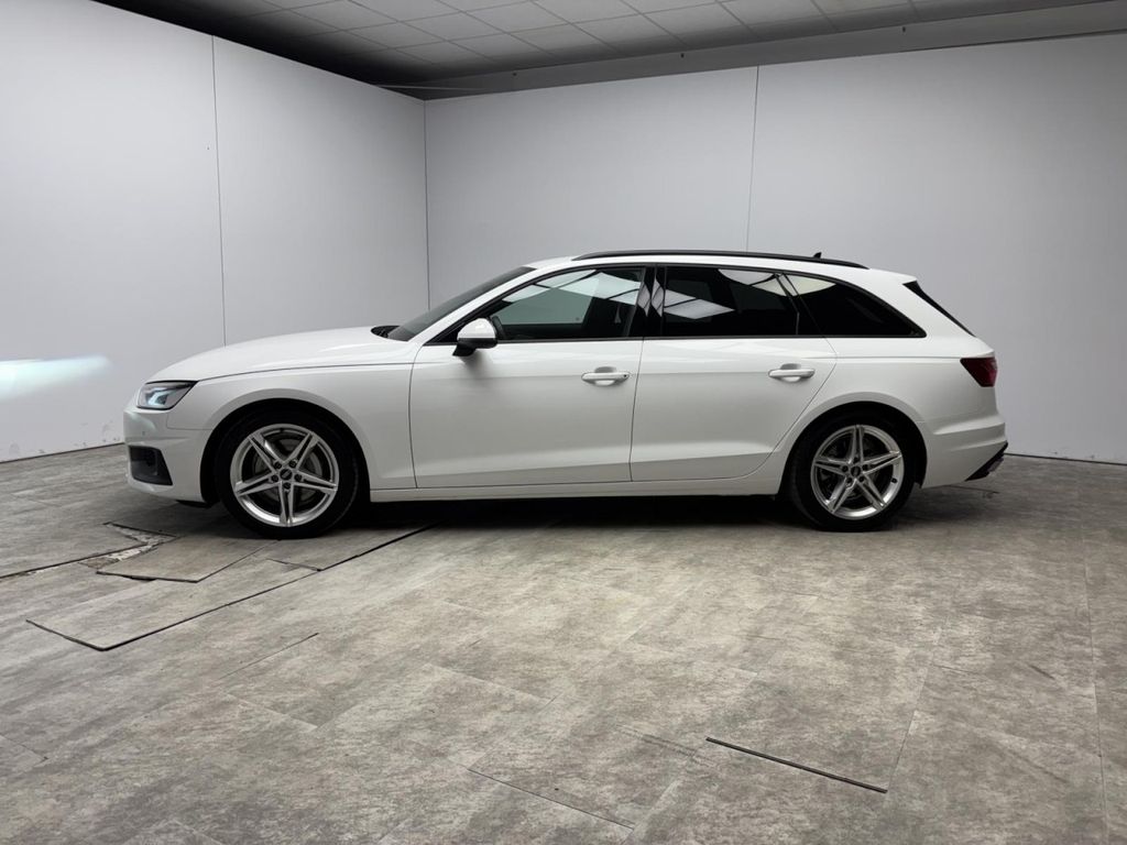 Audi A4 — hlavná fotografia