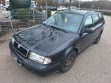 Skoda Oktavia SLX 2.0 - Skoda Octavia: Slx