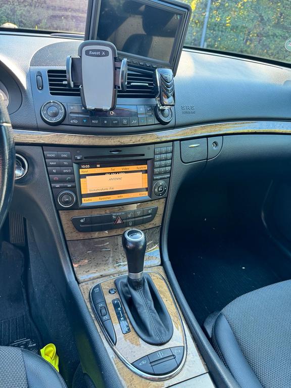 Mercedes-Benz E 320