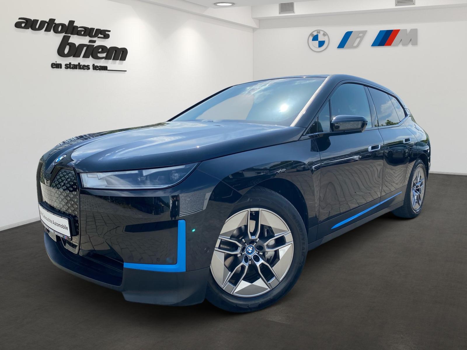 BMW iX xDrive40 HK HiFi DAB Pano.Dach Komfortzg.