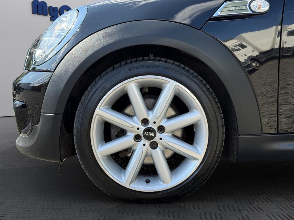 MINI Cooper SD Cabrio