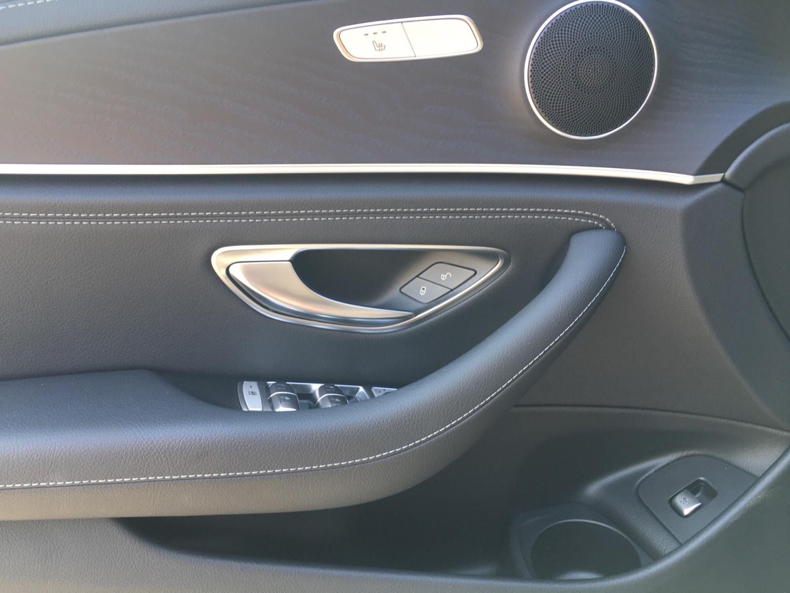 Fahrzeugabbildung Mercedes-Benz E 300 de T AMG*NIGHT*WIDESCREEN*LED*SPUR*360°