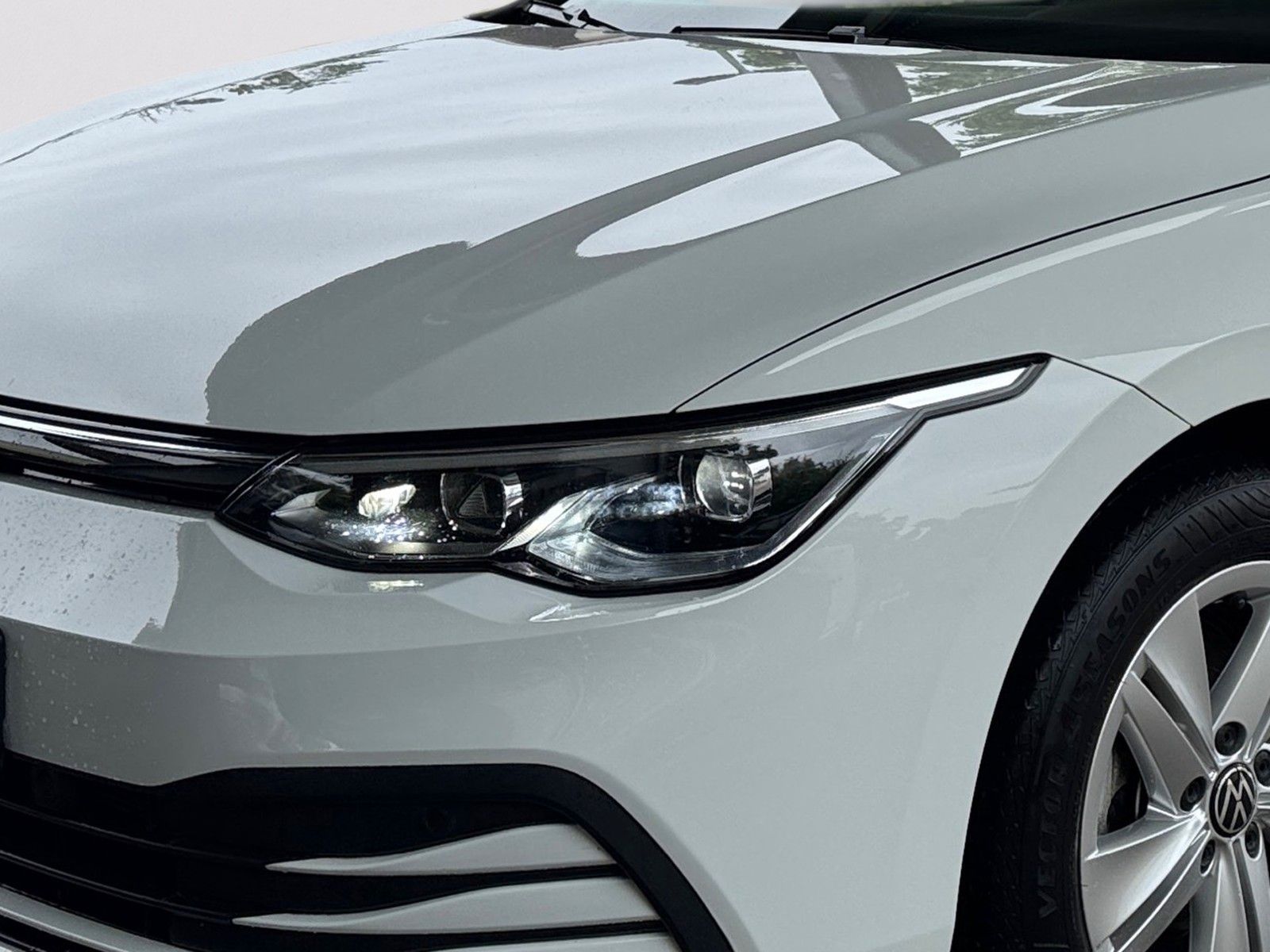 Fahrzeugabbildung Volkswagen Golf VIII Lim. Life 1.5 TSI