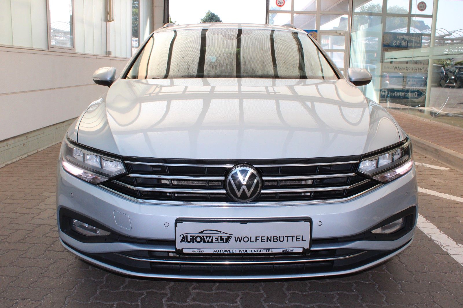 VW Passat Variant Business/AHK/Kamera/Massage