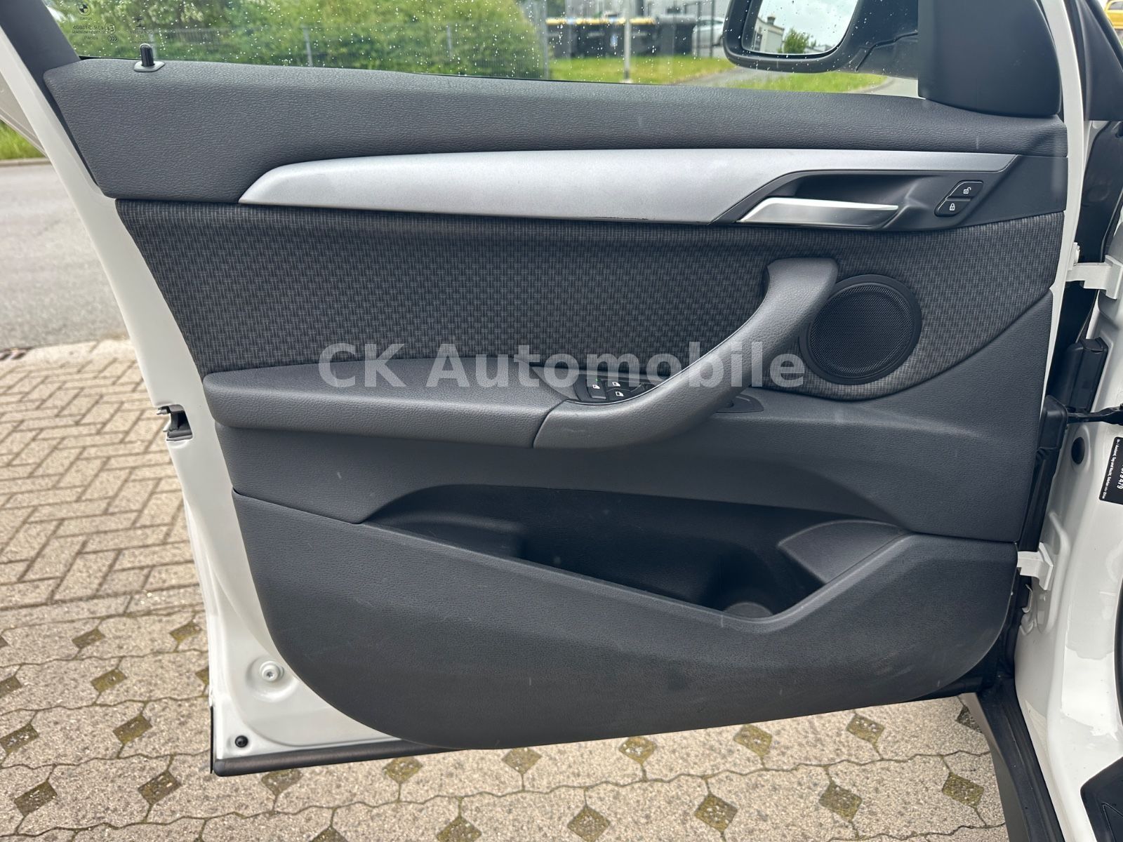 Fahrzeugabbildung BMW X1 sDrive 18d Automatik/Navi Plus/Head-Up/PDC