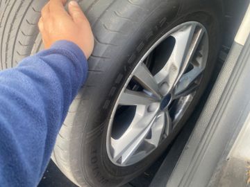Ford S-Max - 11