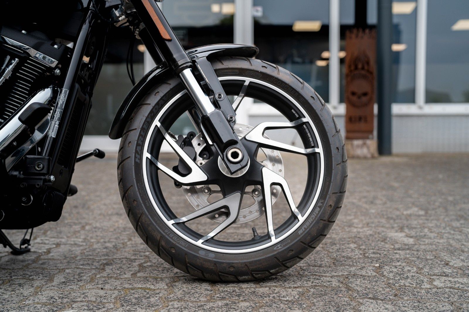 Fahrzeugabbildung Harley-Davidson FLSB Sport Glide Softail
