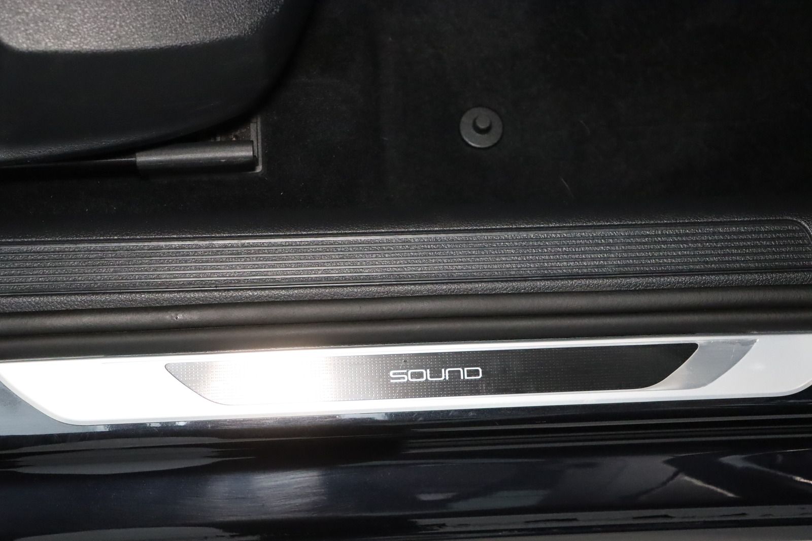 Fahrzeugabbildung Volkswagen Golf VII Sound * Standheizung * LED *