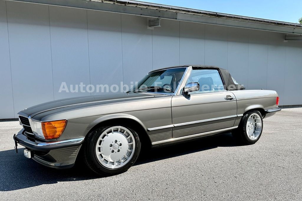 Mercedes-Benz SL 560