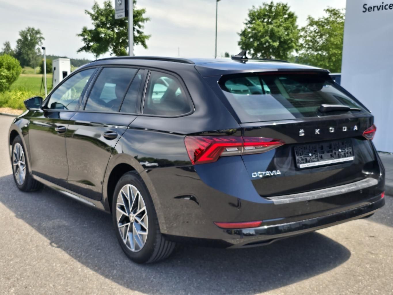 Skoda Octavia Combi 2.0 TDI DSG Ambition AHK+VIRTUAL-C imagem 3