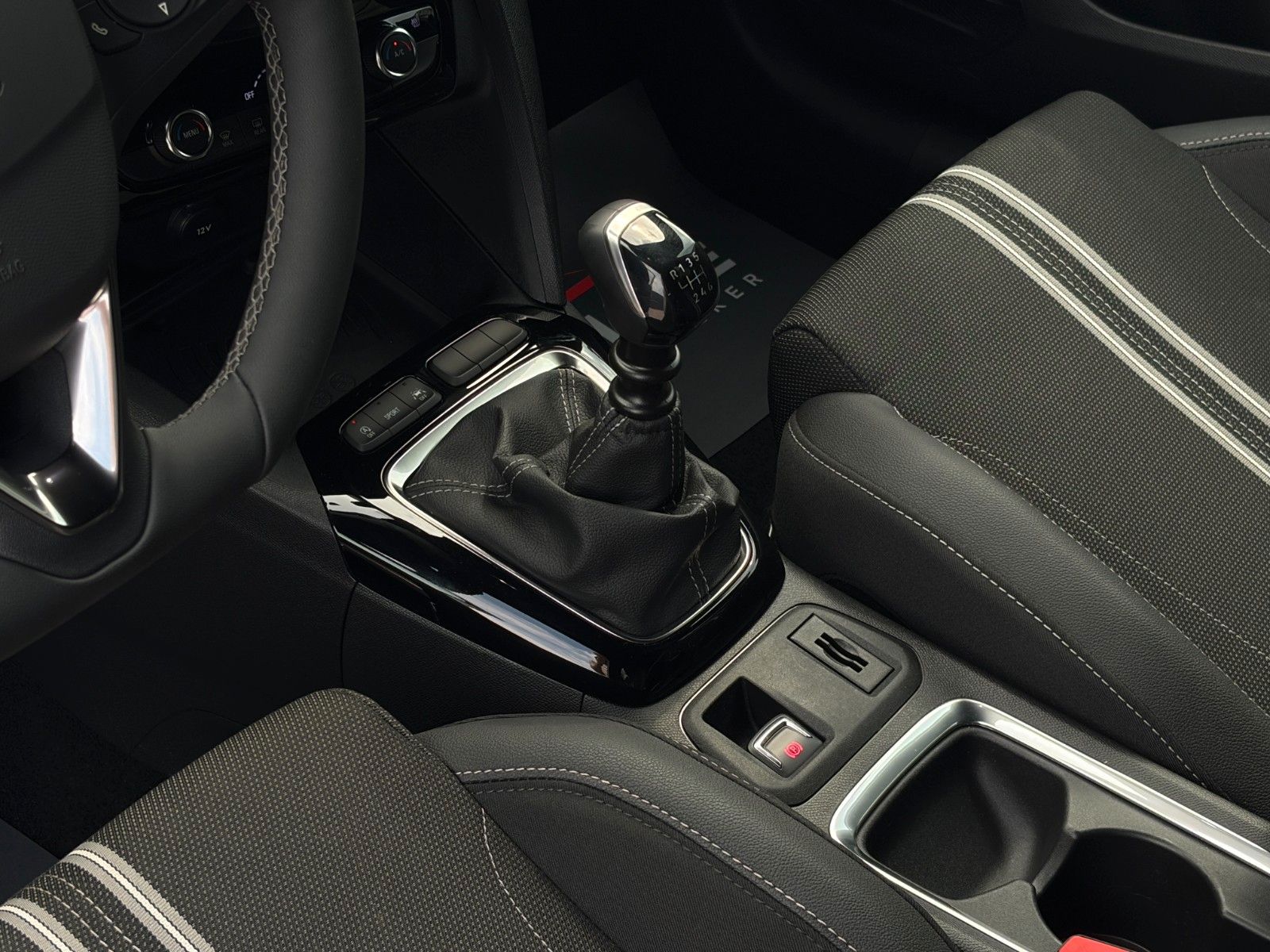 Fahrzeugabbildung Opel Corsa F GS 1.2 Turbo CarPlay Teilleder CAM SHZ