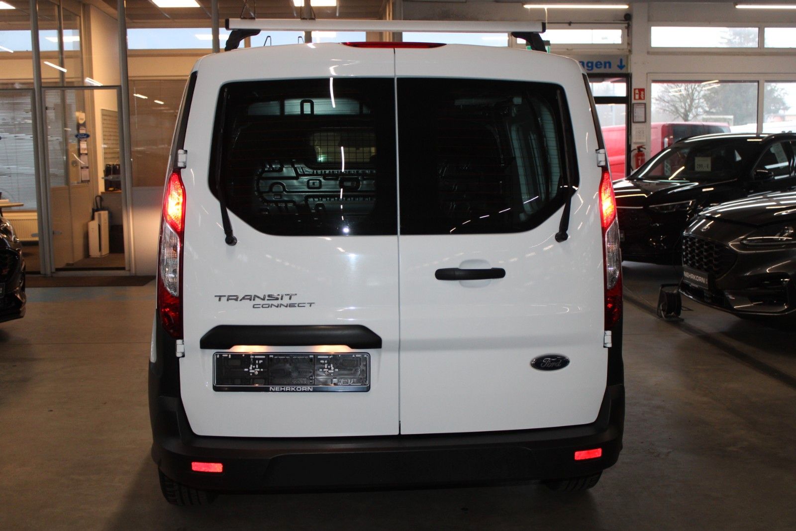 Fahrzeugabbildung Ford Transit Connect Kasten 3-Sitzer + Dachträger uvm