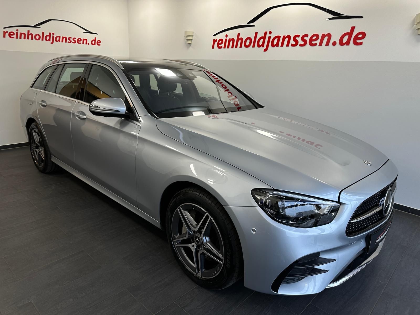Mercedes-Benz E 300 de AMG Distronic+_Burmester_360°_Multibeam