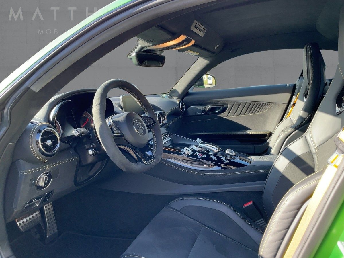 Fahrzeugabbildung Mercedes-Benz AMG GT R Coupe Carbon-Ceramic/designo/Distr.