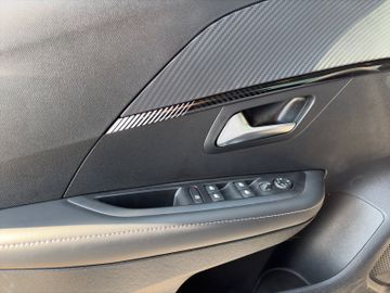 Peugeot 208 1.2 110 Allure KeyLess+LED+SHZ+ACC+Alcant.
