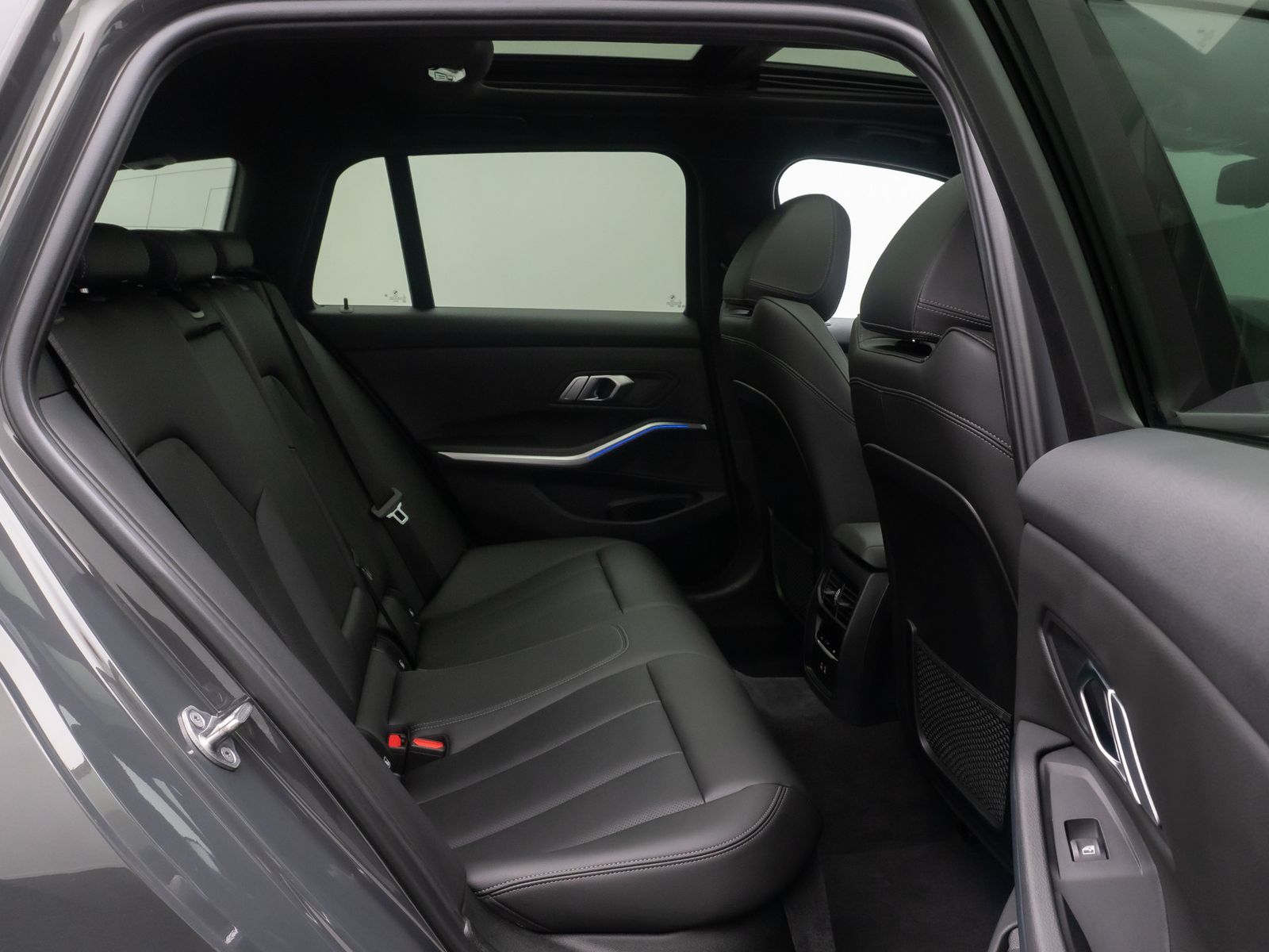 Fahrzeugabbildung BMW 320d xD M Sport Panorama DAB Laser Kamera 19Zoll