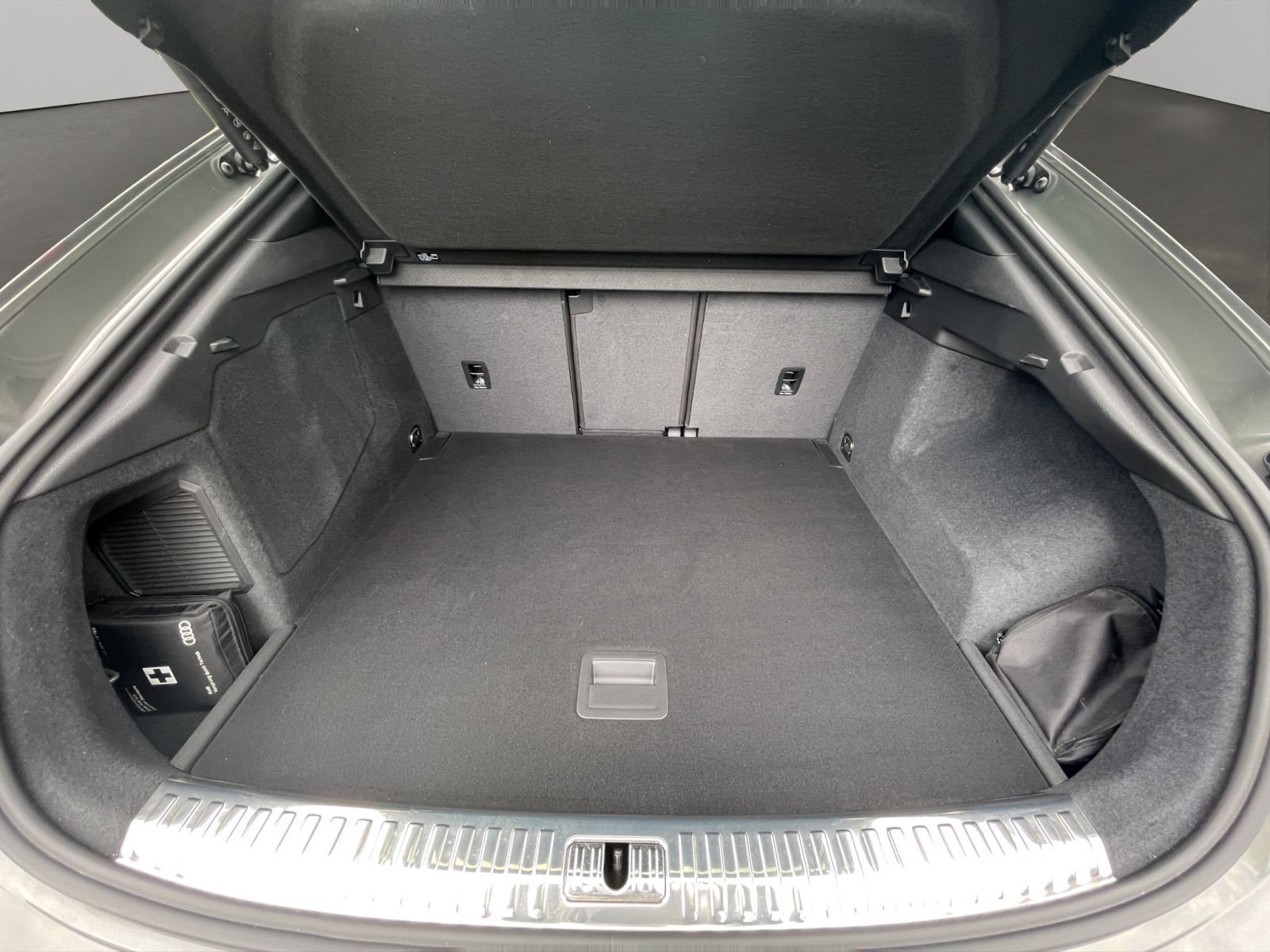 Audi Q3 SB 45 TFSI e S line Matrix AHK Kamera Navi foto 19