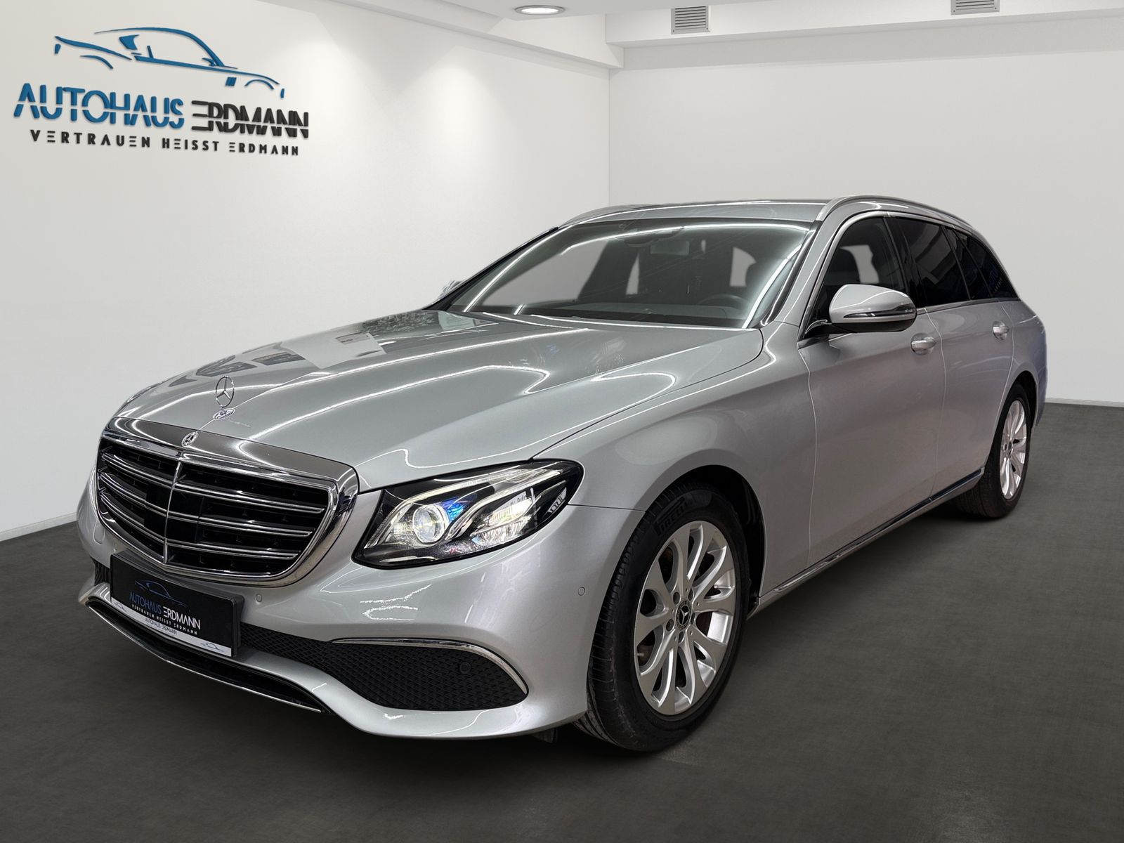 MERCEDES-BENZ E 220 d T Exclusive*Aut.*Nav*R-Kam*LED*Totw*Spur