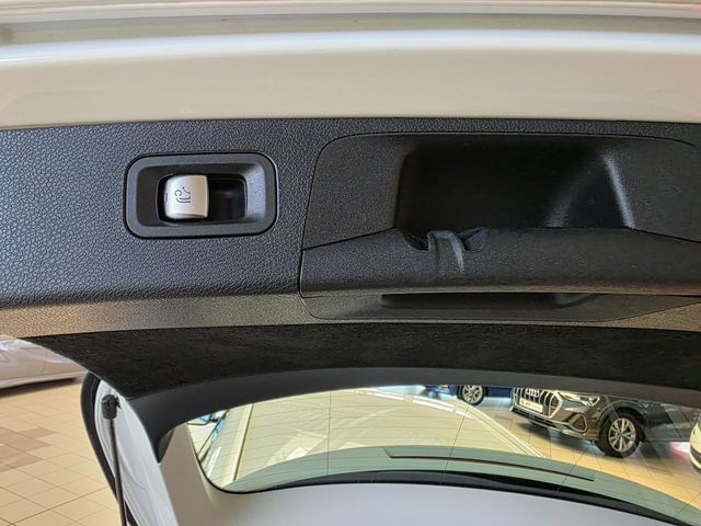 MERCEDES-BENZ E 200 — Foto 10