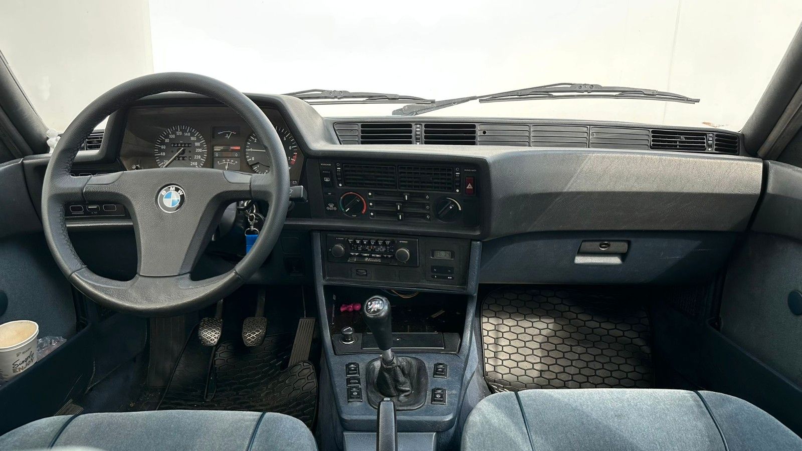Fahrzeugabbildung BMW 628 CSI Coupé ,E24, Schiebedach el.,Garagenwagen
