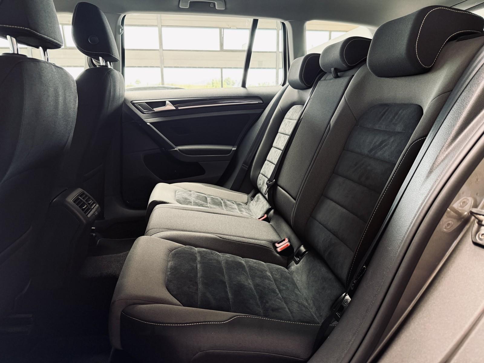 Volkswagen Golf Variant Highline Automatik |AHK|NAVI|KAMER|
