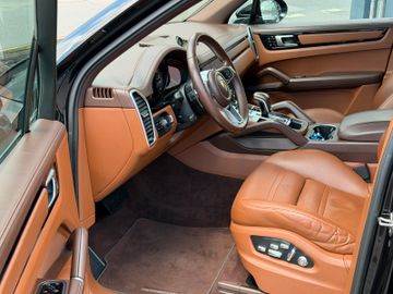 Porsche Cayenne - 11