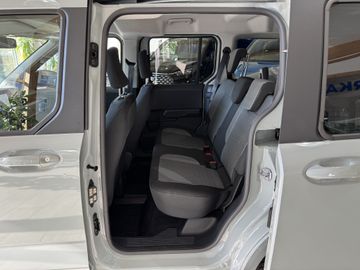 Ford Tourneo Courier Titanium