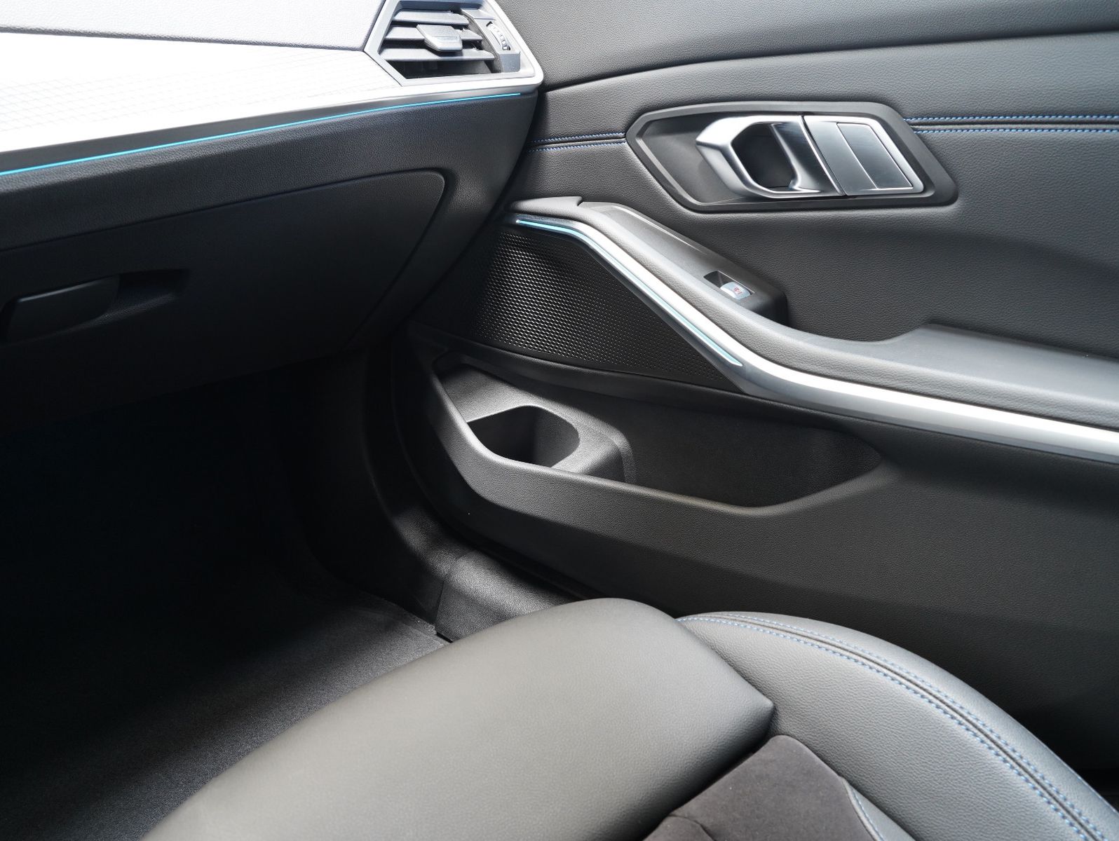 Fahrzeugabbildung BMW 320 e Touring M Sport FACELIFT/WIDESCREEN/HEADUP