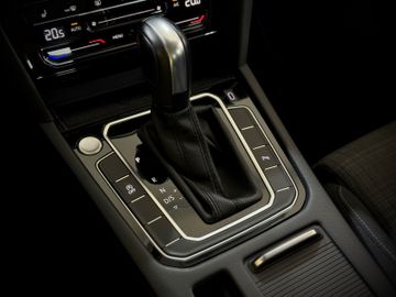 Volkswagen Passat - 4