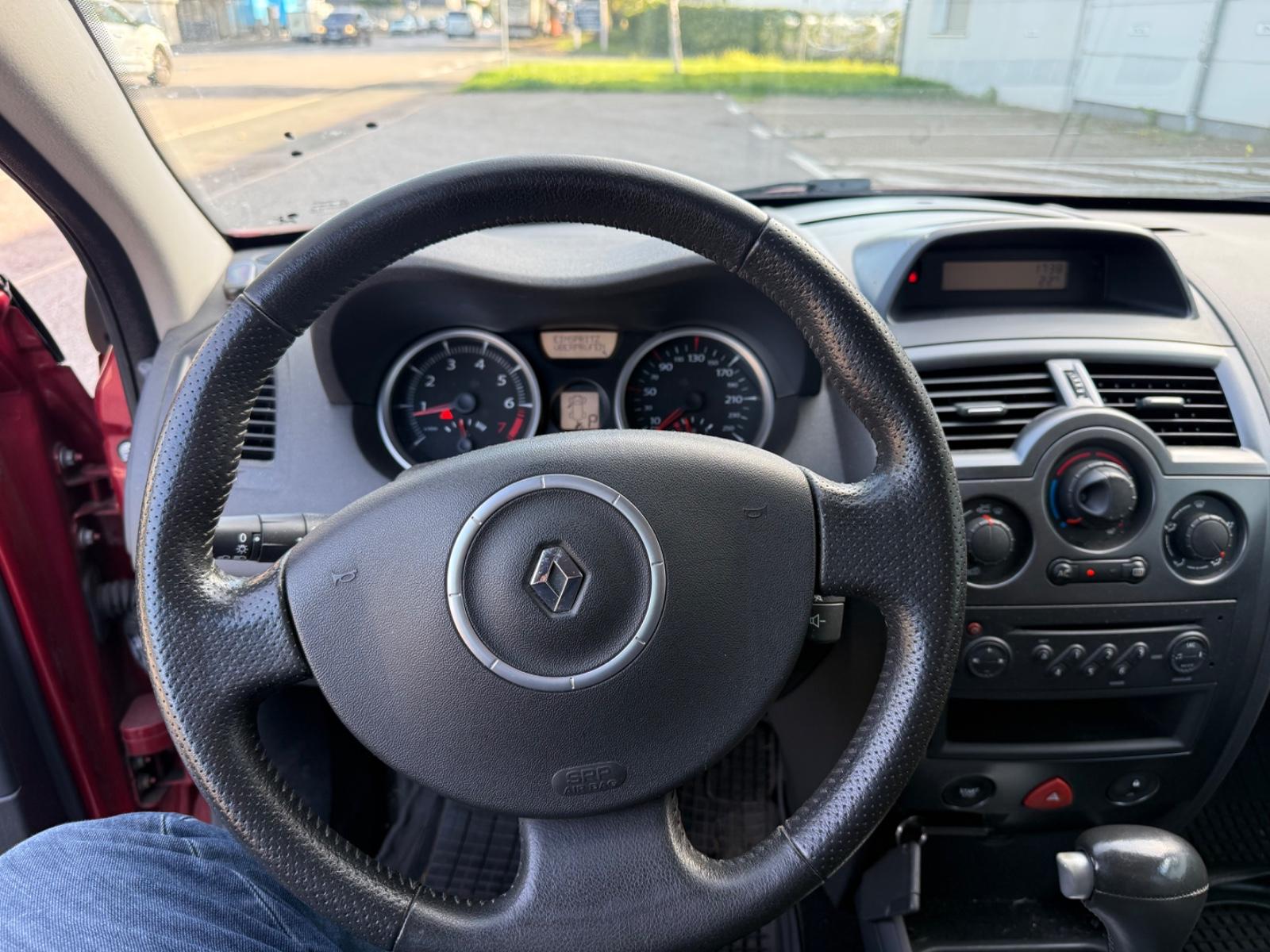 Renault Megane 2006 — photo 11