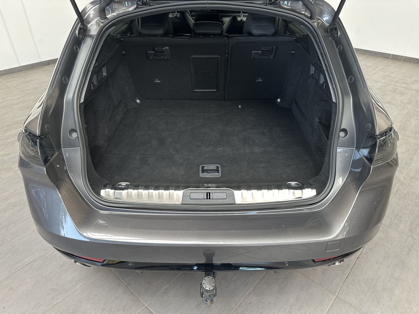 Fahrzeugabbildung Peugeot 508 SW Hybrid 225 GT NAV+LED+ACC+KAM+18ZOLL+VC