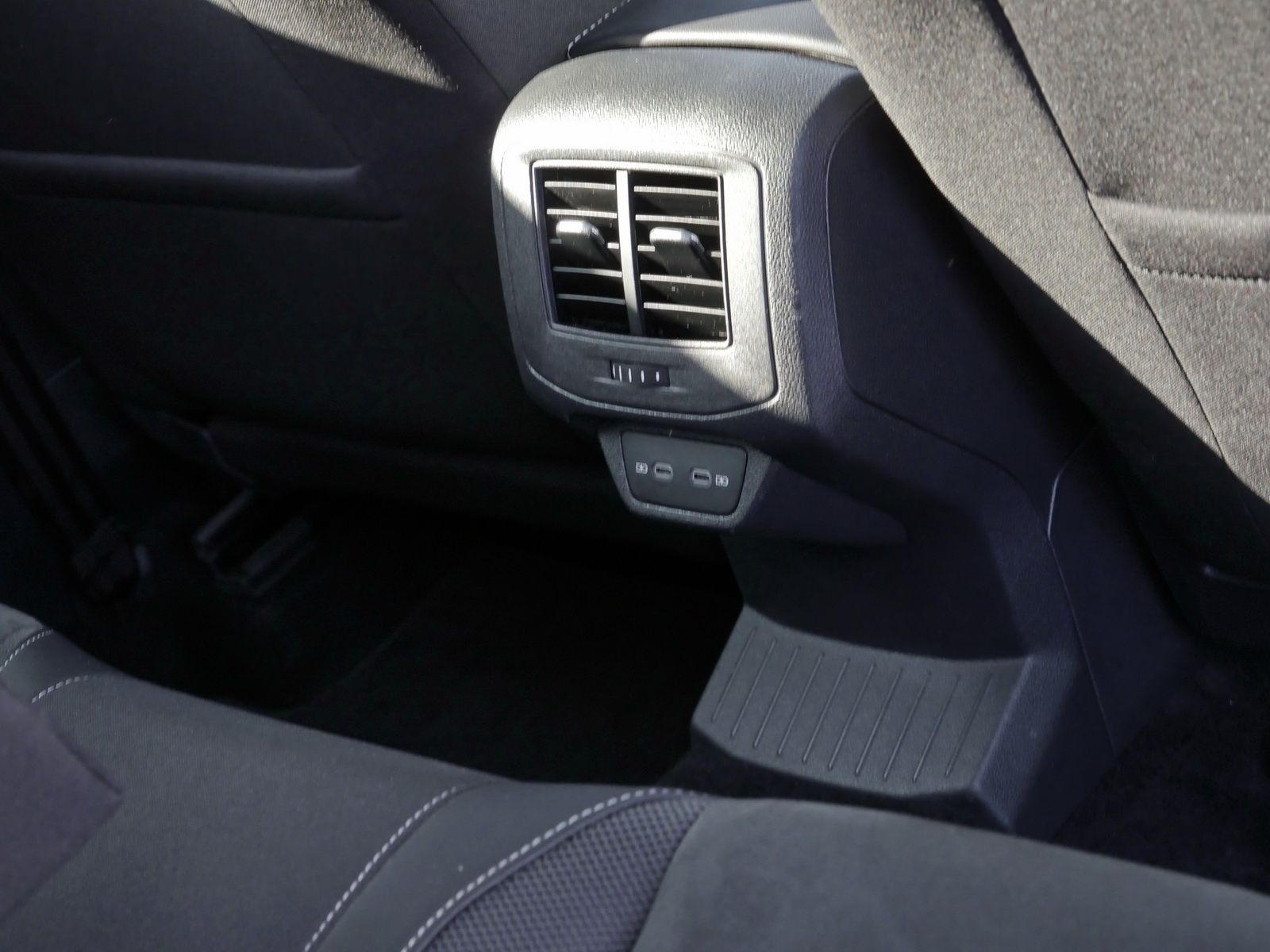 Volkswagen T-Roc - Bild 17
