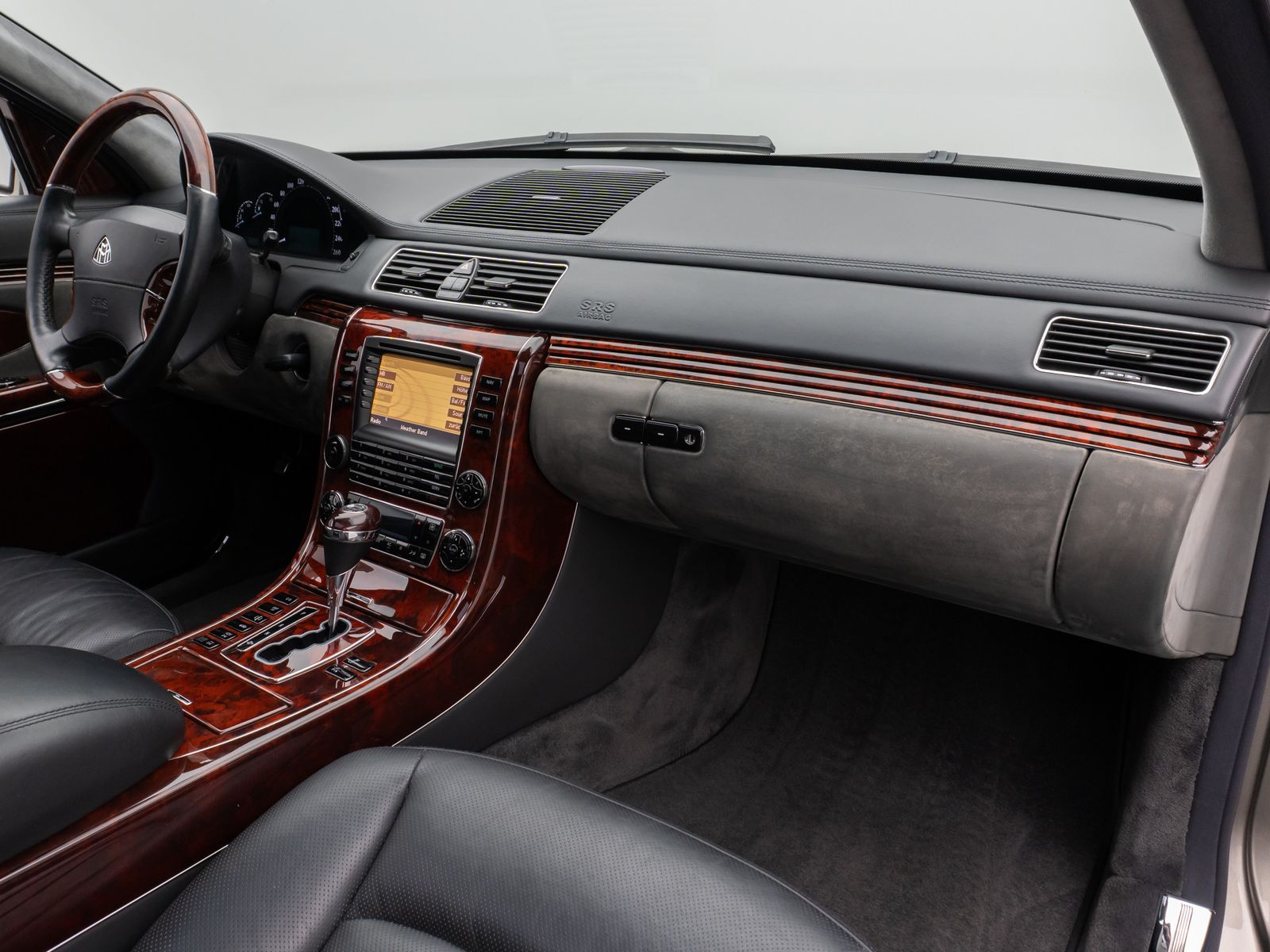 Fahrzeugabbildung Maybach 57 DUOTONE V12 Fondpaket Massage Solar VOLL
