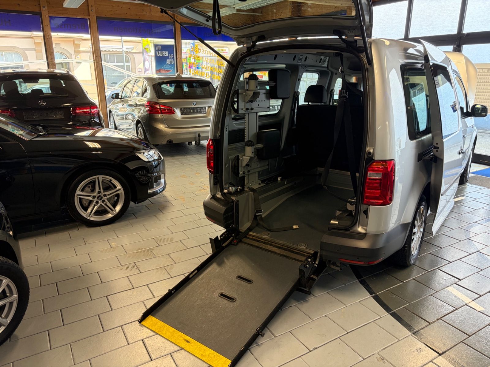 Volkswagen Caddy Maxi 2.0TDI DSG ROLLSTUHL HANDICAP foto 1