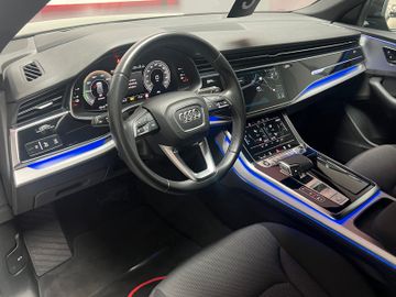 Audi Q8 - 8