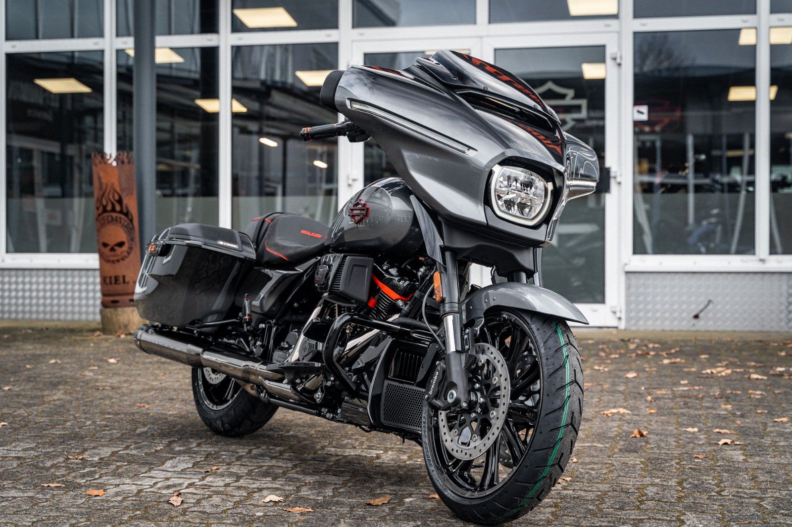 Fahrzeugabbildung Harley-Davidson CVO Street Glide  FLHXSE 121 CUI MY25 kurz. Ver.