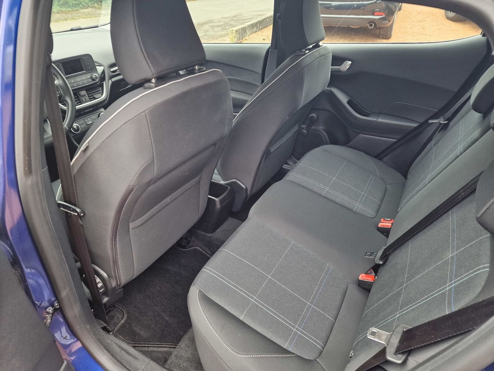Fahrzeugabbildung Ford Fiesta Cool & Connect, Winterpaket,NSW, PDC
