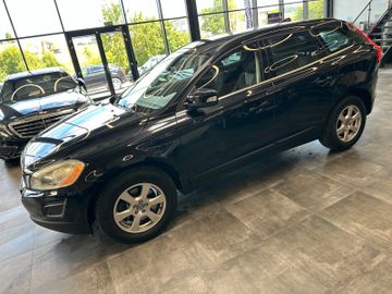Volvo XC60 Momentum AWD *Xenon*Leder*
