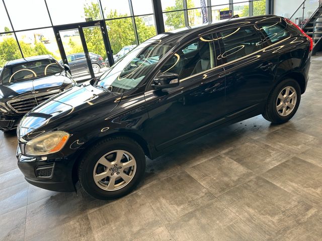 Volvo XC60 Momentum AWD *Xenon*Leder*