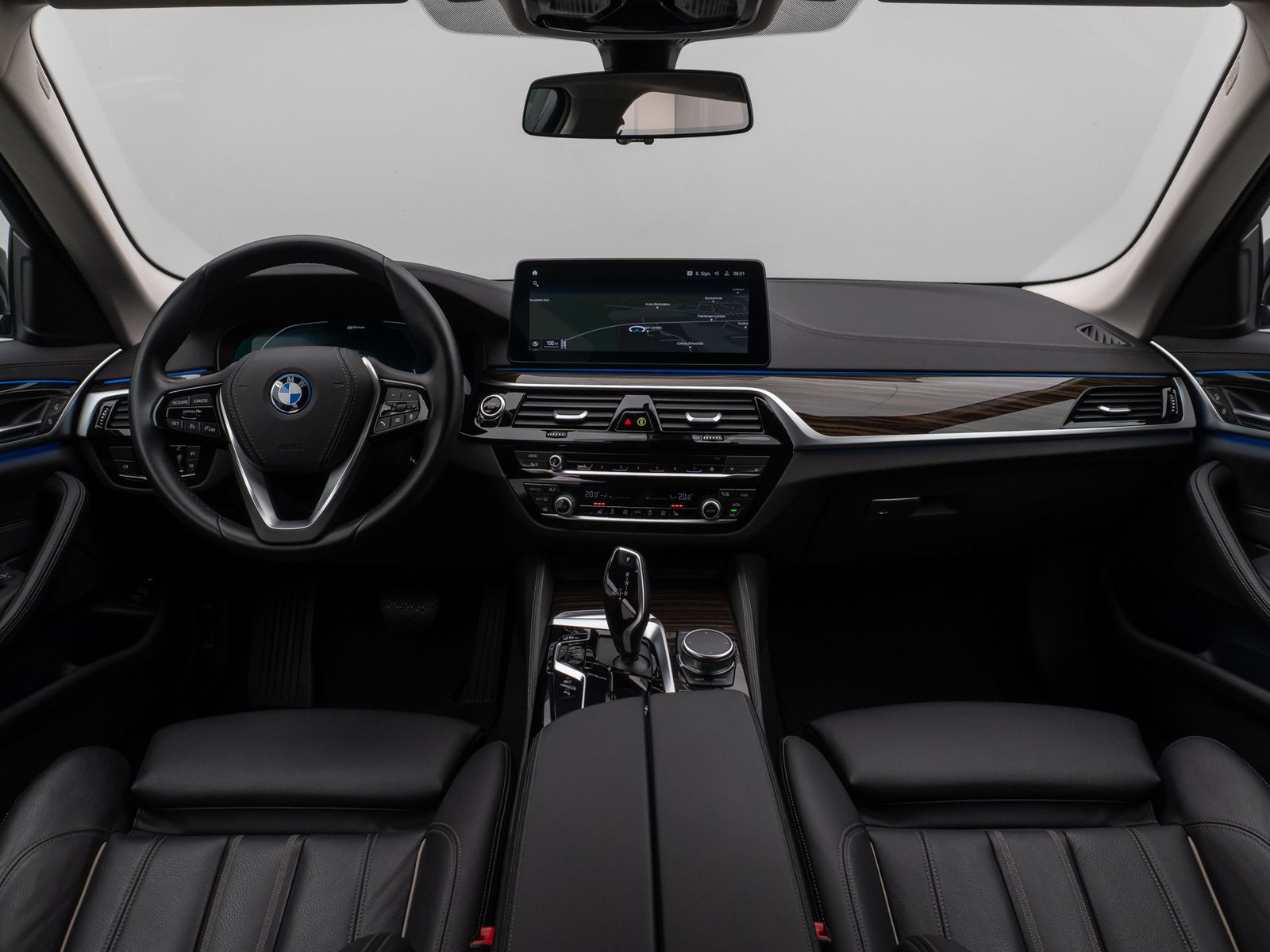 Fahrzeugabbildung BMW 530e Luxury Line Kamera DAB WLAN Alarm Sport AHK