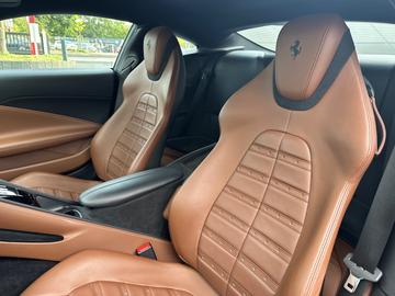 صورة مصغرة 14 لـ 2021 Ferrari ROMA
