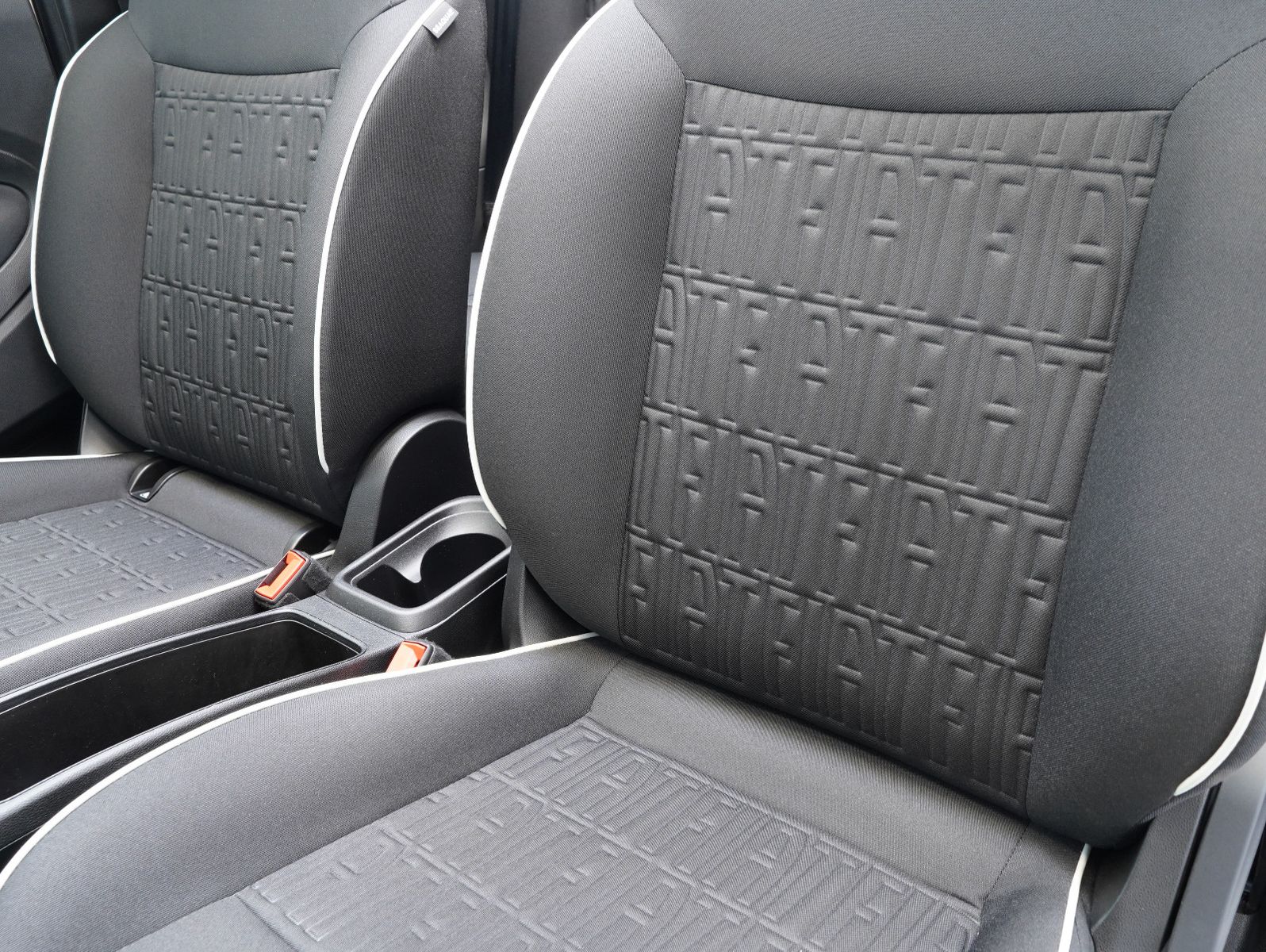 Fahrzeugabbildung Fiat 500e Cabrio 87KW/42kWh/DC-LADEN/CARPLAY/DAB